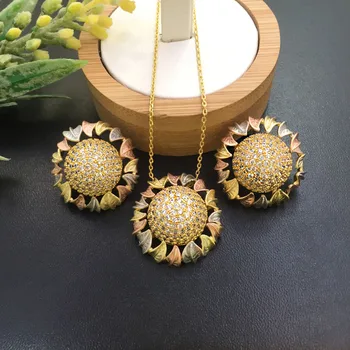 

Lanyika Jewelry Exquisite Chrysanthemum Zircon Inlay Sandblasting Plated necklace with earrings is perfect for banquets Gift