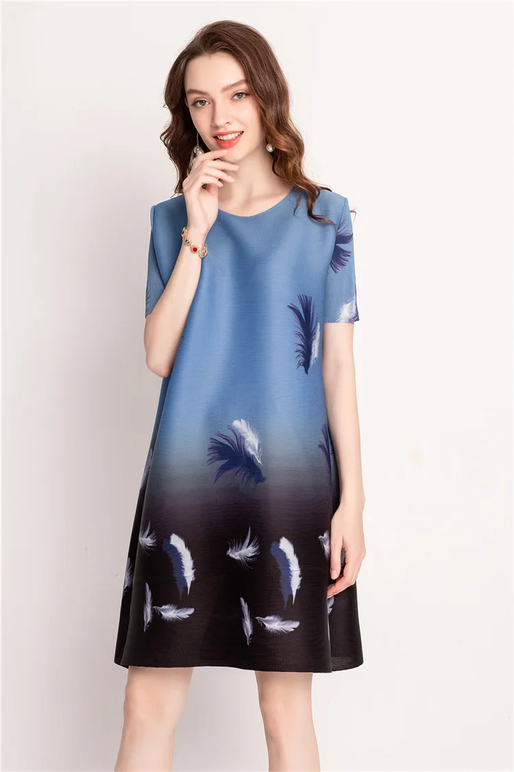 Digital feather dress summer fashion women's pleated elastic dress MIYAKE pleats please dress free shipping - Цвет: Небесно-голубой