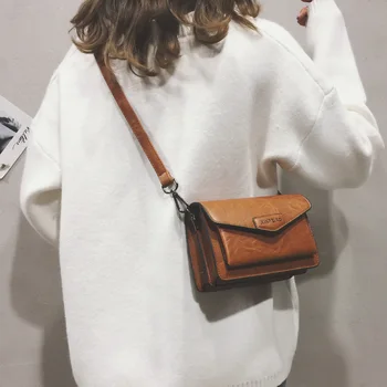 

Hong Kong style retro small bag women 2019 new fashion Korean version of joker bag ins girls' small cross-body bag