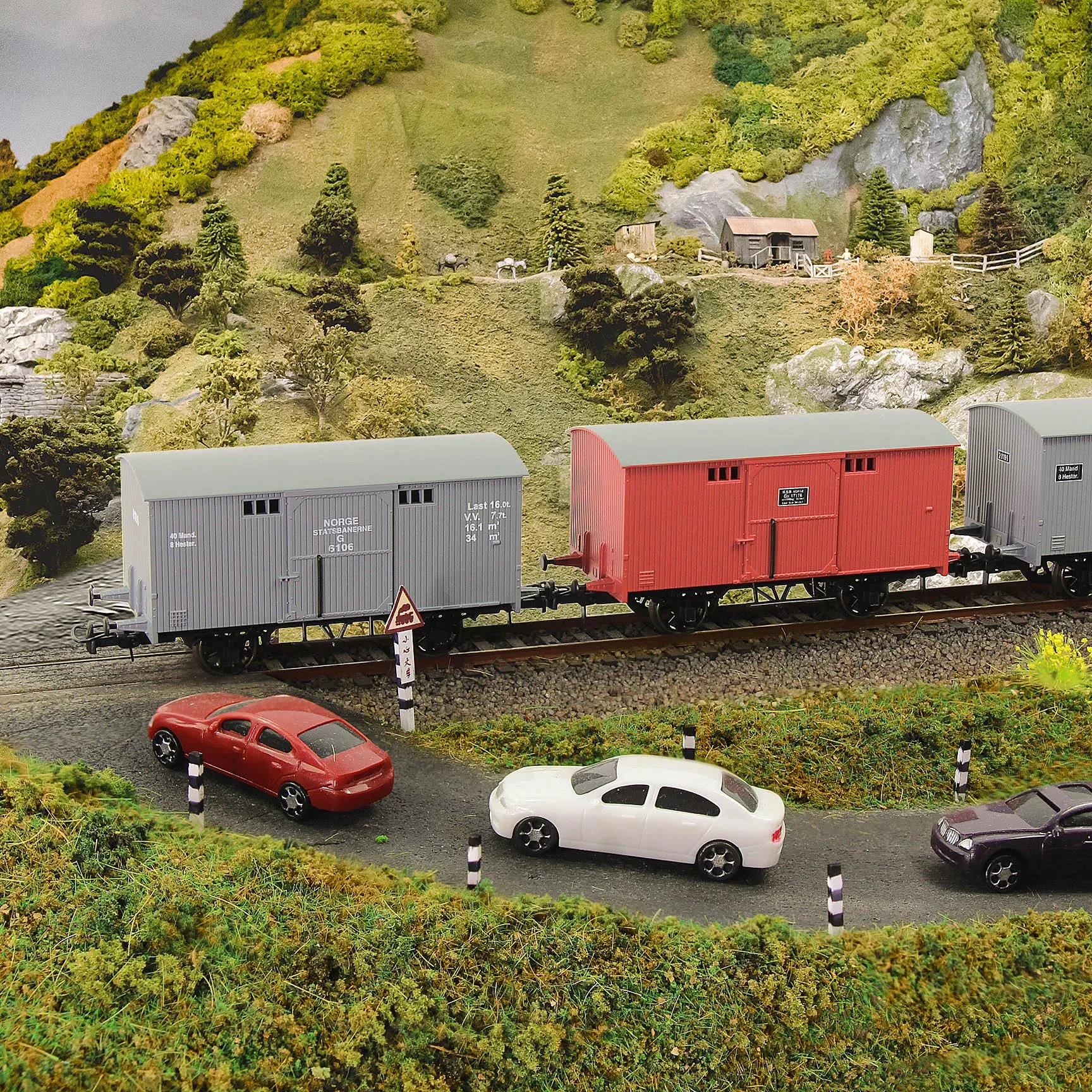 1pc/3pcs HO Scale 187 20ft Box Car Wagon 20' Railway Carriage Model