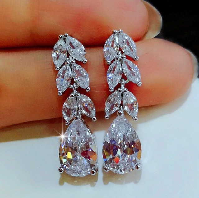 Korea Sweet Cute Flower Crystal Temperament Geometric Shiny Zircon Earrings Statement Earrings for Women Girl Pendientes