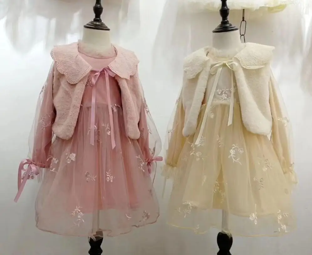 2019 г. Осенние модные комплекты для маленьких девочек меховой жилет + платье с