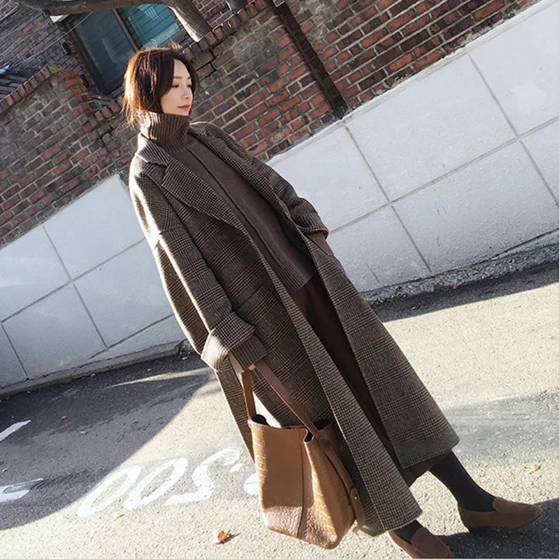 

[LANMREM] 2020 Retro Plaid Coat Winter New Lapel Sashes Mid-length Warm Loose Temperament Fashion Woolen Coat Women PA572