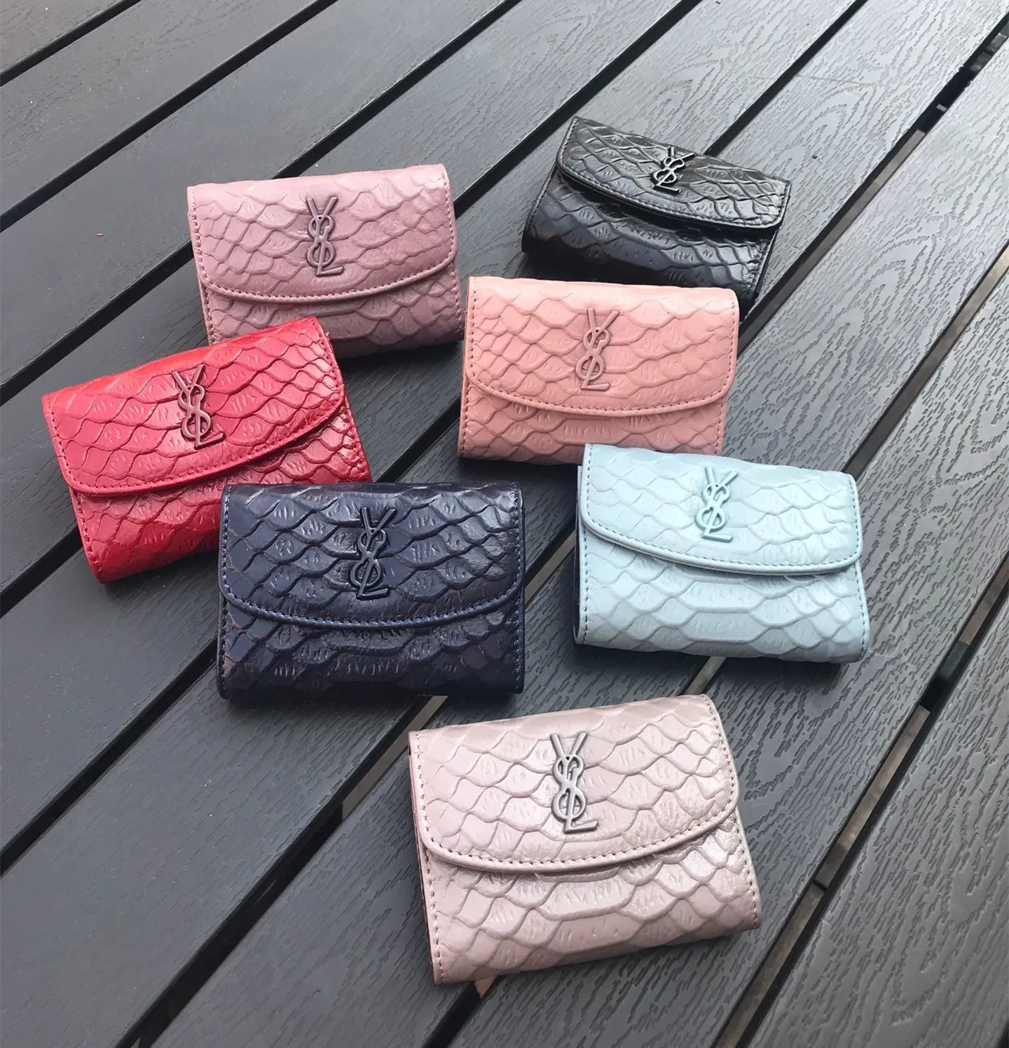 

Cowhide Integrated Card Package for Women's Simple Organ Leather Multi-card Ultra-thin ID Card Package with Large Capacity.