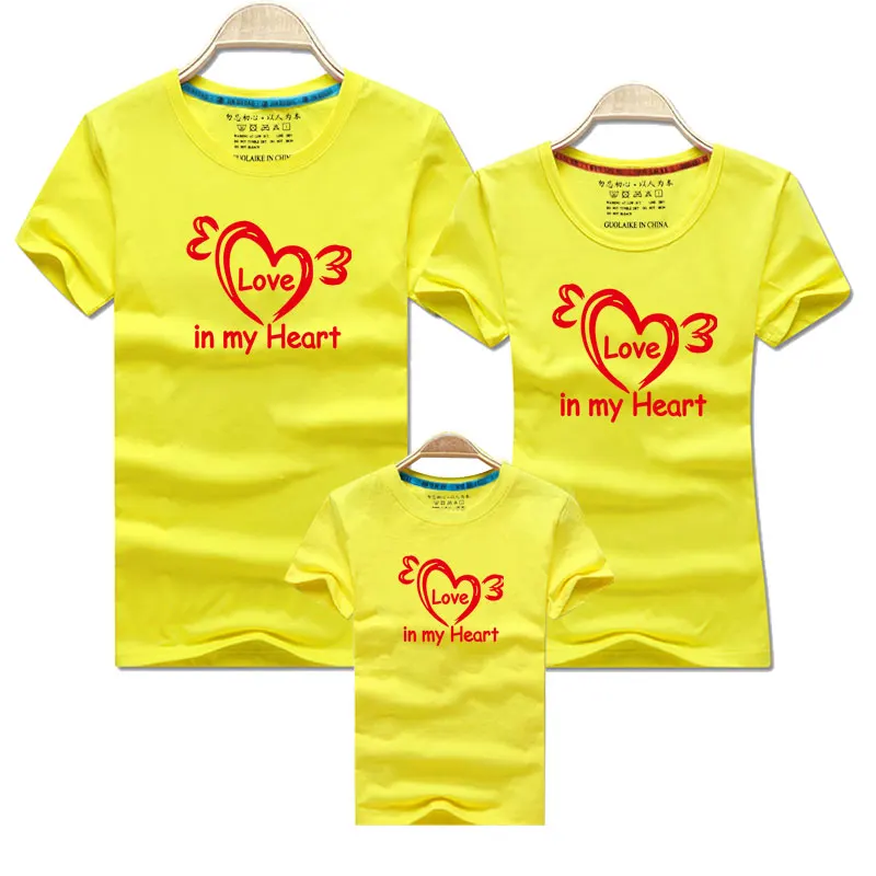 New Family Look Mommy and Me Clothes Mother Daughter Matching Family Outfits T shirt mom Kids Baby Girls Cotton Heart Print Tops - Цвет: Yellow