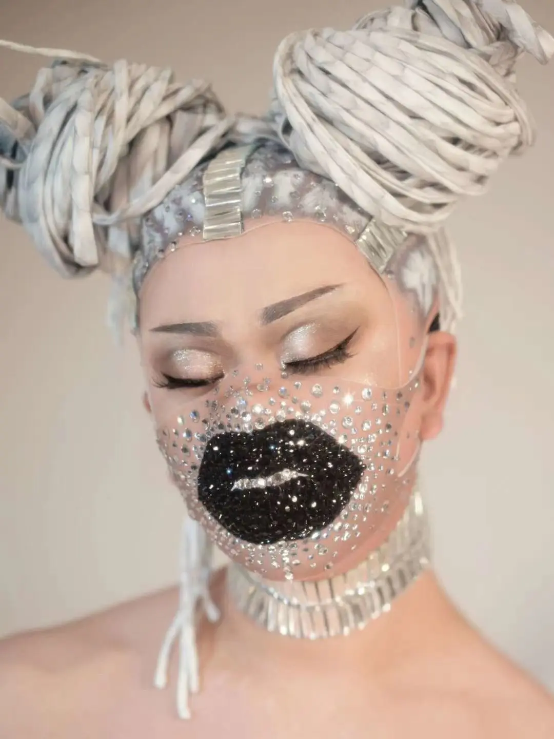 ũ ν ũ,  ϼ Ƽ, ¦̴  , ڽ    ׼, 18  