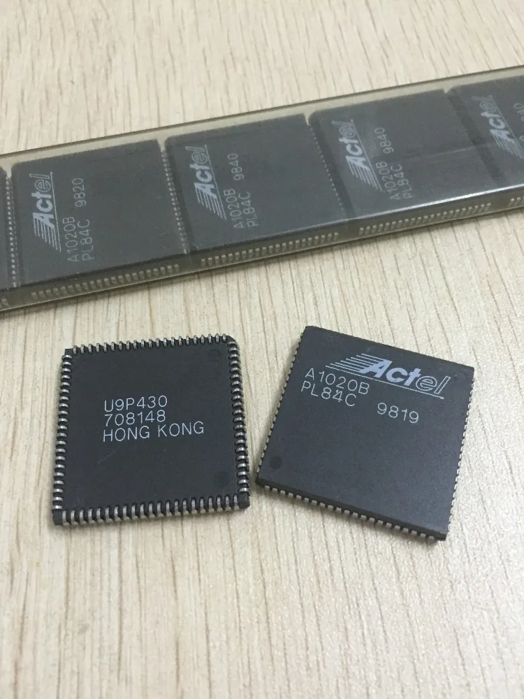 A1020B-PL84C A1020B PLCC