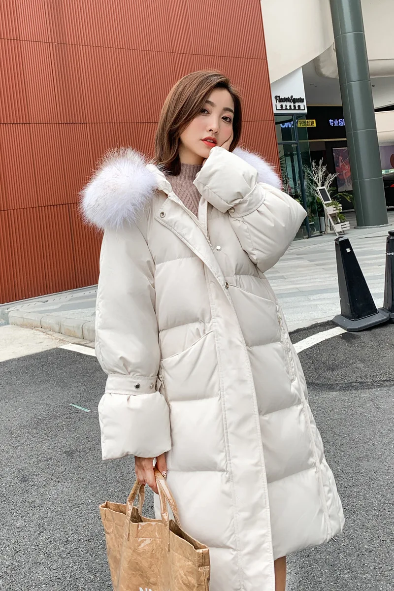 Новинка зимы Стиль Dongdaemun средней длины пуховик Для женщин, до колена; длинные сапоги выше колена воротник из натурального меха, модное плотное пальто Модная одежда