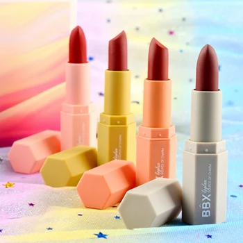 

4 Colors Woman Velvet Matte Lipstick Set Long-lasting Easy To Color Matte Lipstick Makeup Q1