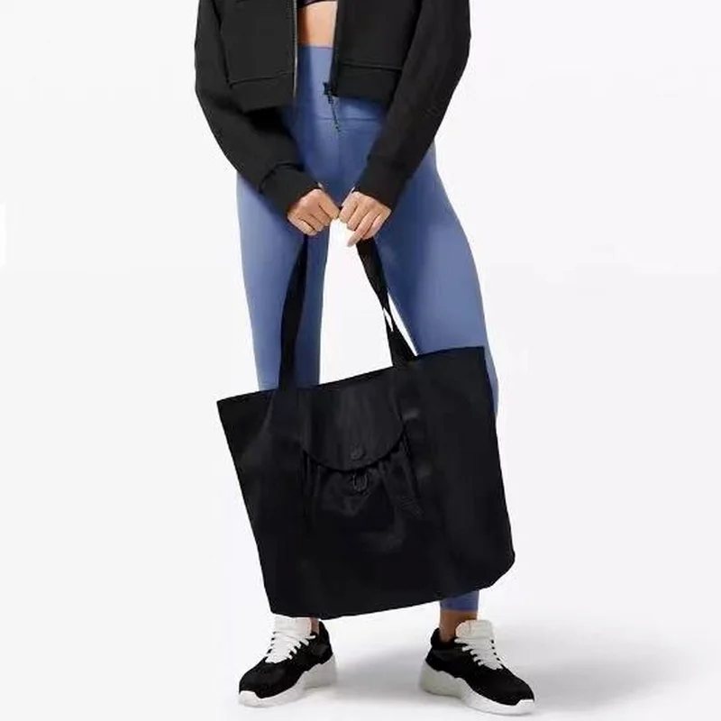 

Large Capacity Yoga Leisure Waterproof Tote Bag