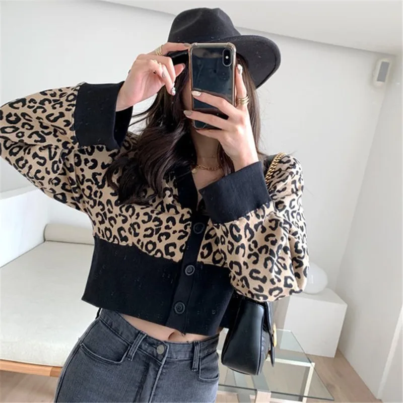 

Leopard print sweater long sleeve loose short sweater coat stitching autumn retro wide loose fashion single-breasted sweater