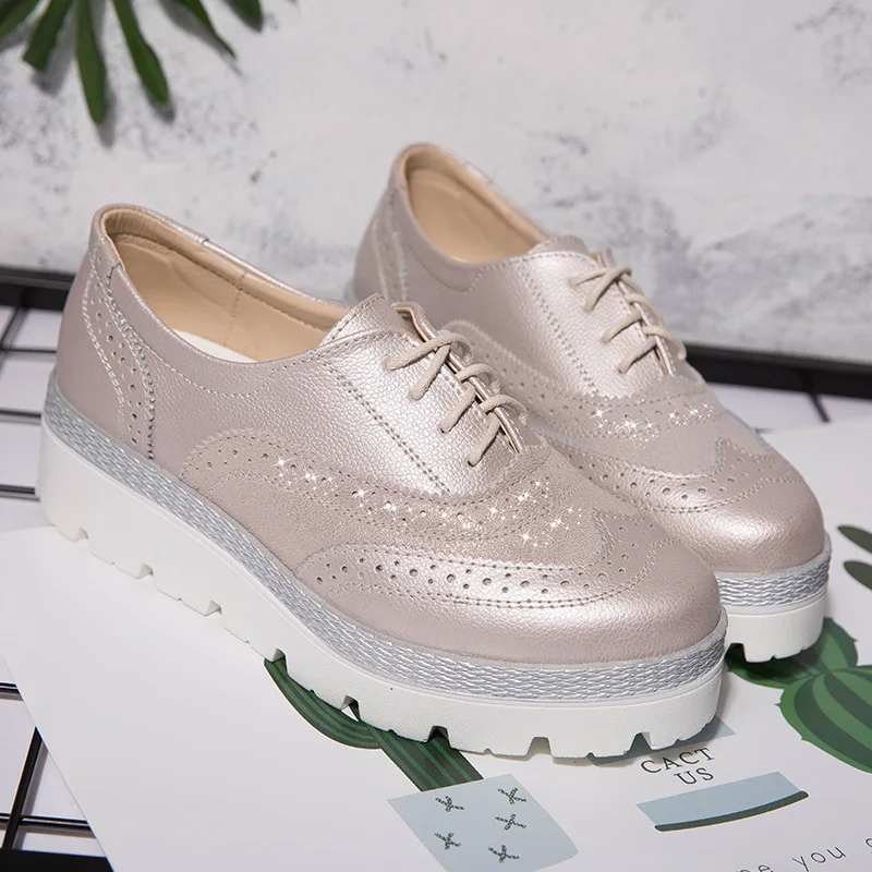 

Spring Brand Women Platform Shoes Brogue Genuine Cow Leather Shoes Outdoor Walking Flats Heels Shoes Female Sapato Feminino