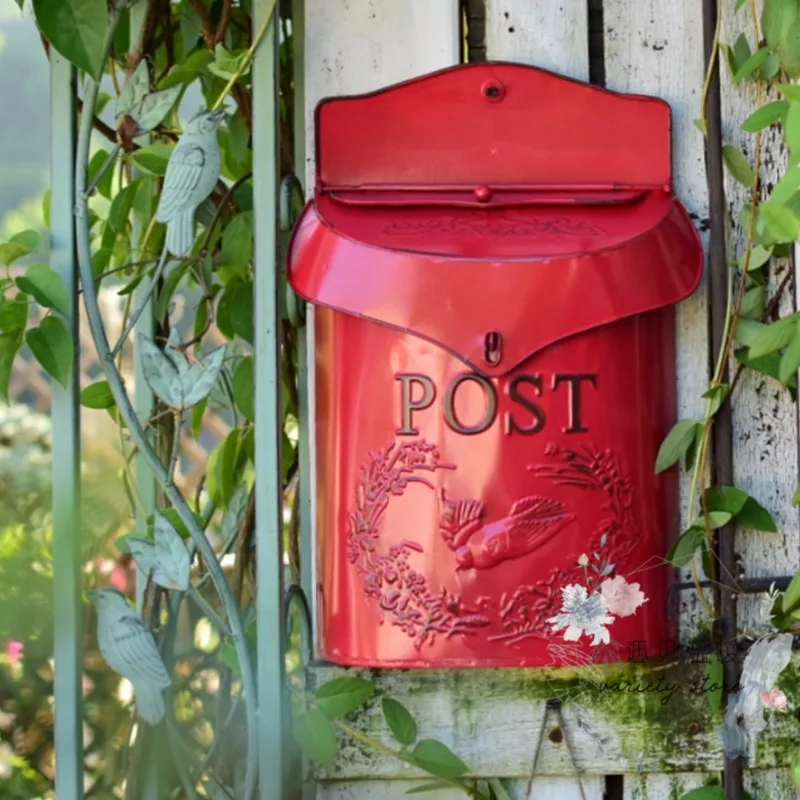 

Pastoral Lockable Secure Iron Post Box Vintage Handmade Metal Letter Newspaper Mail Box Wall Mounted Creative Mailbox HW176