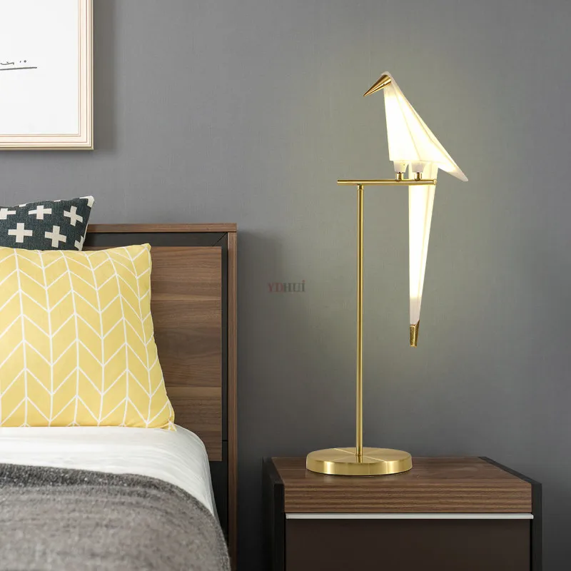 Современный дизайн с птицами, светодиодный напольный светильник, художественный декор, прикроватная настольная лампа для чтения, для спальни, студийный стенд, оригами, светильник