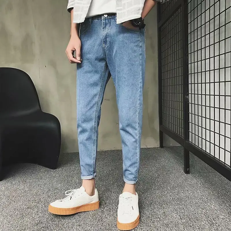 Весенне-летние мужские джинсы свободного кроя в Корейском стиле, обтягивающие повседневные Универсальные однотонные Капри для подростков