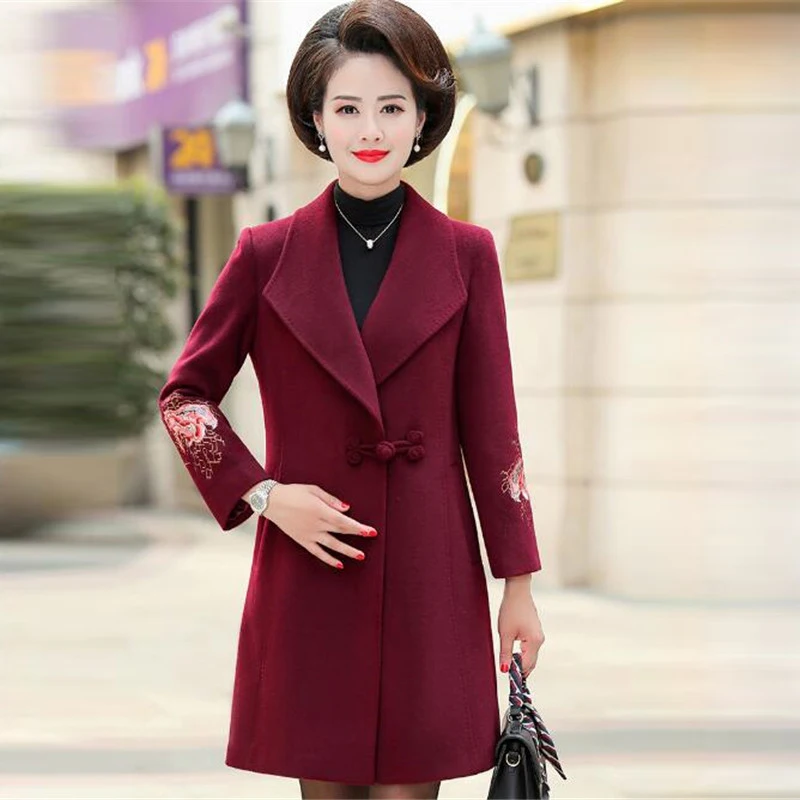 Женское осенне-зимнее шерстяное пальто среднего возраста, Иностранная тонкая ветровка, новая верхняя одежда с вышивкой для матери, большие размеры, Женская куртка 4XL