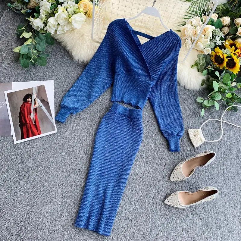 

Bright silk sweater skirt set 2020 autumn/winter new two-piece V-neck top and medium-length bag hip knitted skirt girl