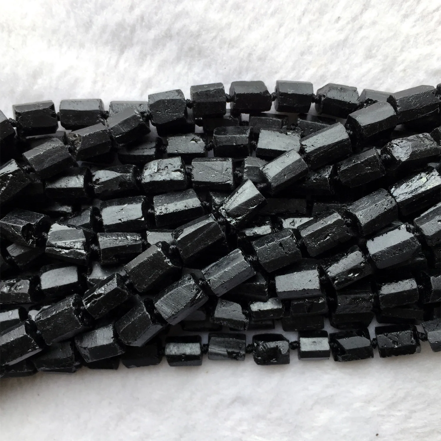 Veemake Raw Mineral Black Tourmaline DIY Necklace Bracelets Earrings Natural Crystal Nugget Loose Beads For Jewelry Making 06005 loose beads bead jewelry making loose tourmaline beads loose gemstone