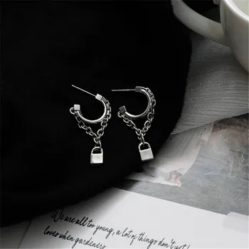 

XIALUOKE Punk Metal C Shape Chain Tools Stud Earrings For Women New Fashion Vintage Personality Joker Party Jewelry Accessories