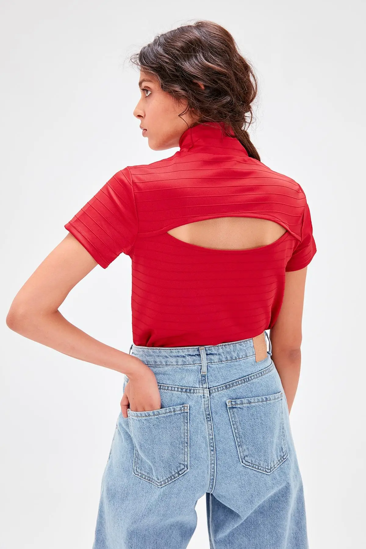 

Trendyol Red Back Low-Cut Knitted Blouse TWOAW20BZ0661