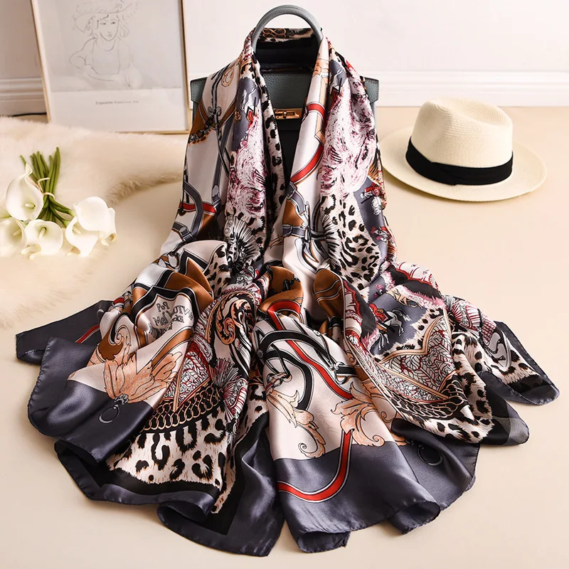 

2019 Hijab New Leopard Beach Silk Scarf Women Cachecol Shawls Bandana Scarves Bandanas Echarpe Pashmina Foulard Femme Scarfs