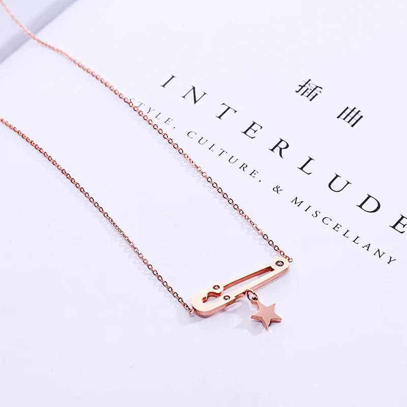 Tanie Cashou30 tytanu stali nierdzewnej pięcioramienna gwiazda pin wisiorek kobiet wzrosła złoty łańcuszek do obojczyka naszyjnik