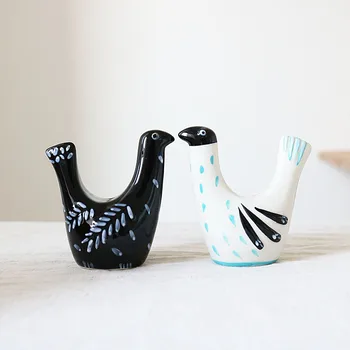 

2pcs ceramic salt and pepper shakers set Hand-painted bird shaped spices jars for spices salt condimentos seasoning bottle