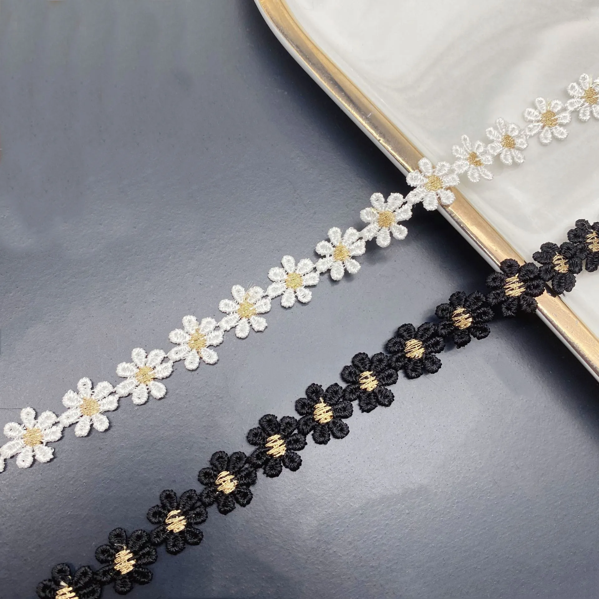 

5Yards/Lot Embroidered Flower Ribbon Sewing Lace Kintted Fabric Handmade Craft Accessories