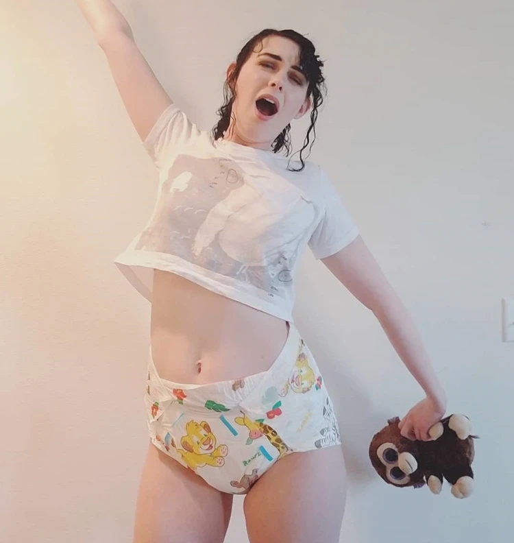Full Diaper Girl