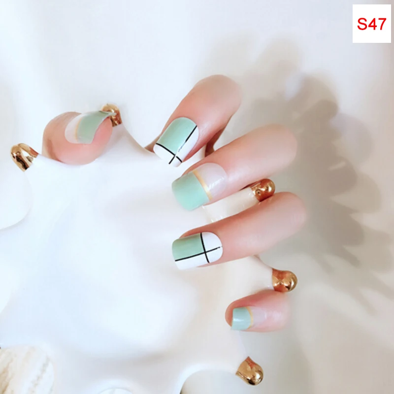 24pcs Green White Little Flower Fake Nail Art Decoration Short Square Head Full Cover False Nails Tips with Glue Sticker file