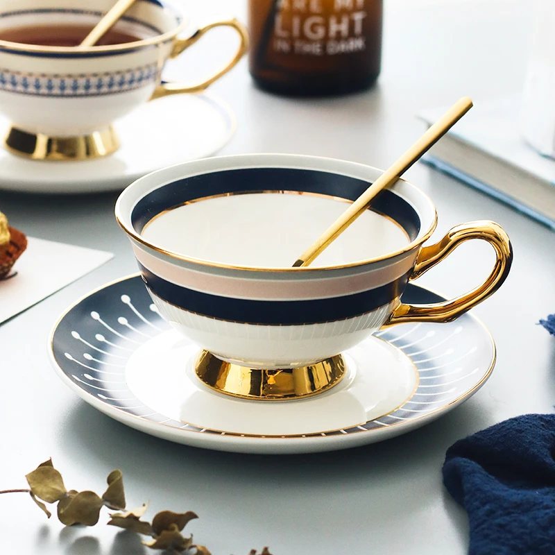 

Coffee Cup and Saucer Set Bone China Coffee Set Teacups Coffee Cups Household Afternoon Tea Cup with Spoon Office Decorations