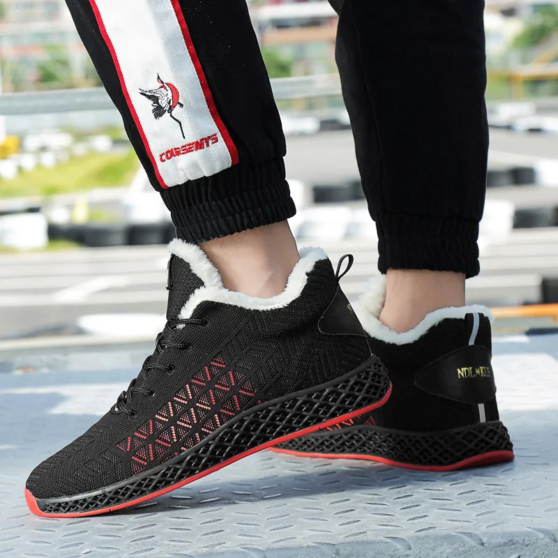 

Winter plus Velvet Shoes Men's Pure Black Sports Running Shoes Korean-style Fashion Low Top MEN'S SHOES Casual Versatile Youth W