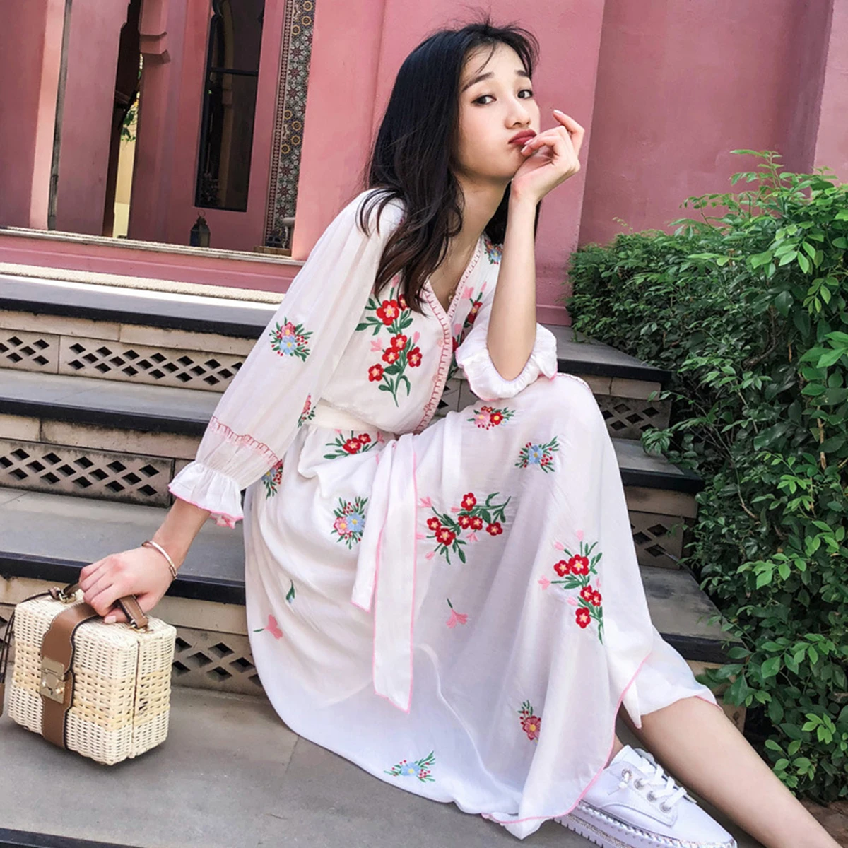 Boho цветочное вышитое платье с v-образным вырезом 3/4 рукав женские платья хиппи шикарные пуговицы вниз миди Повседневное платье пляж Vestidos