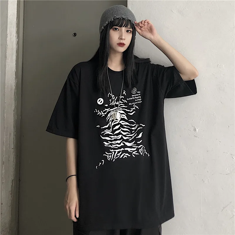 

Korean Summer New Vintage Cartoon Features Printing Loose Shirt Sleeve T-Shirts Tops Harajuku BF Style Woman Casual Student Tee