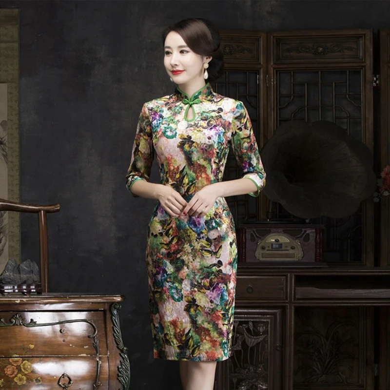 Chinese traditional style Plus size XL Red printing banquet cheongsam new seven-point sleeve long carved velvet short cheongsam
