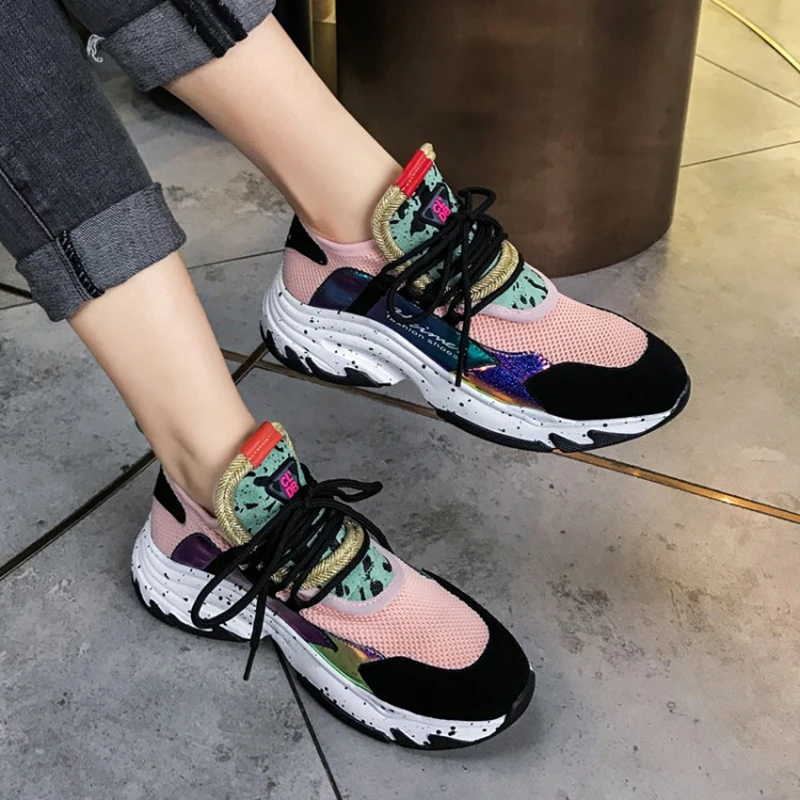 Весенние женские кроссовки на платформе с закругленным носком черные фиолетовые