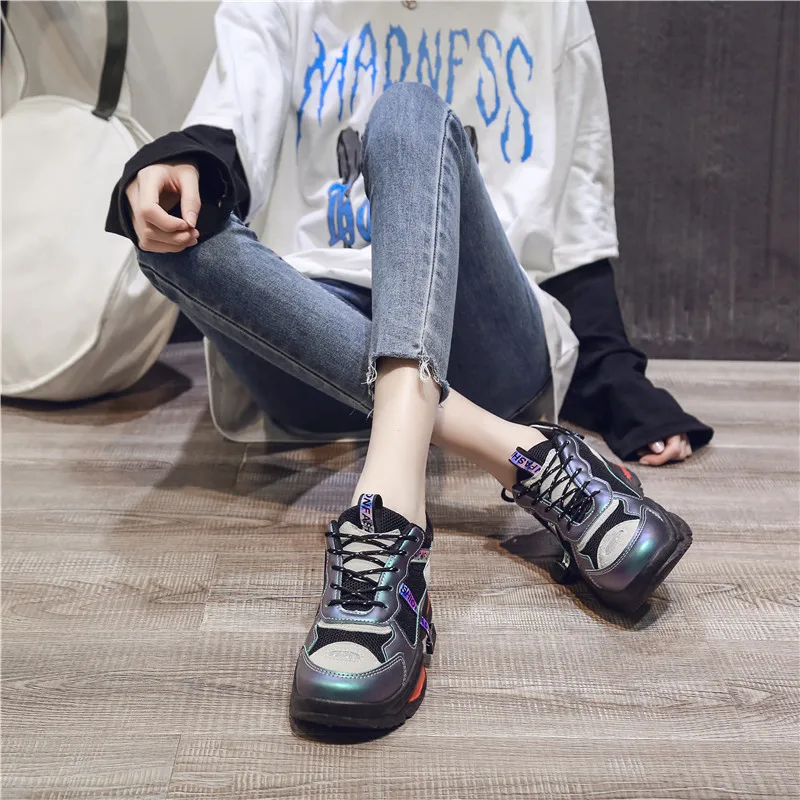 Baideng стильные женские кроссовки Светильник Красочные кроссовки со шнуровкой Большой размер 42 на открытом воздухе прогулочная спортивная обувь; дышащая Спортивная обувь