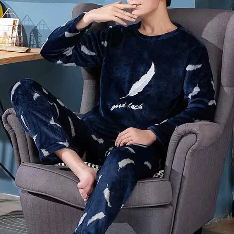 Winter New Men Long Sleeve Flannel Pajamas Set Round Neck Footprint Pattern Thick Coral Velvet Sleep Wear Male Warm Pyjamas Set mens loungewear sets