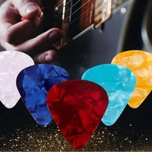 Новинка 10 шт. аксессуары для гитар 0,46 мм 0,71 мм 0,96 мм цвет случайный Горячая акустические медиаторы s Plectrum целлюлоидный Электрический Гладкий