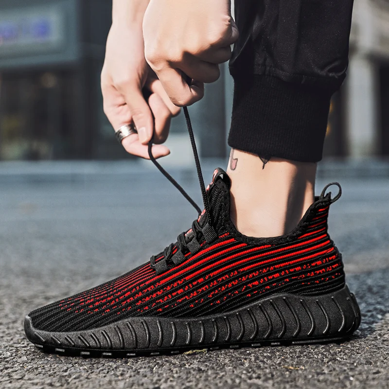 ladies black tennis shoes