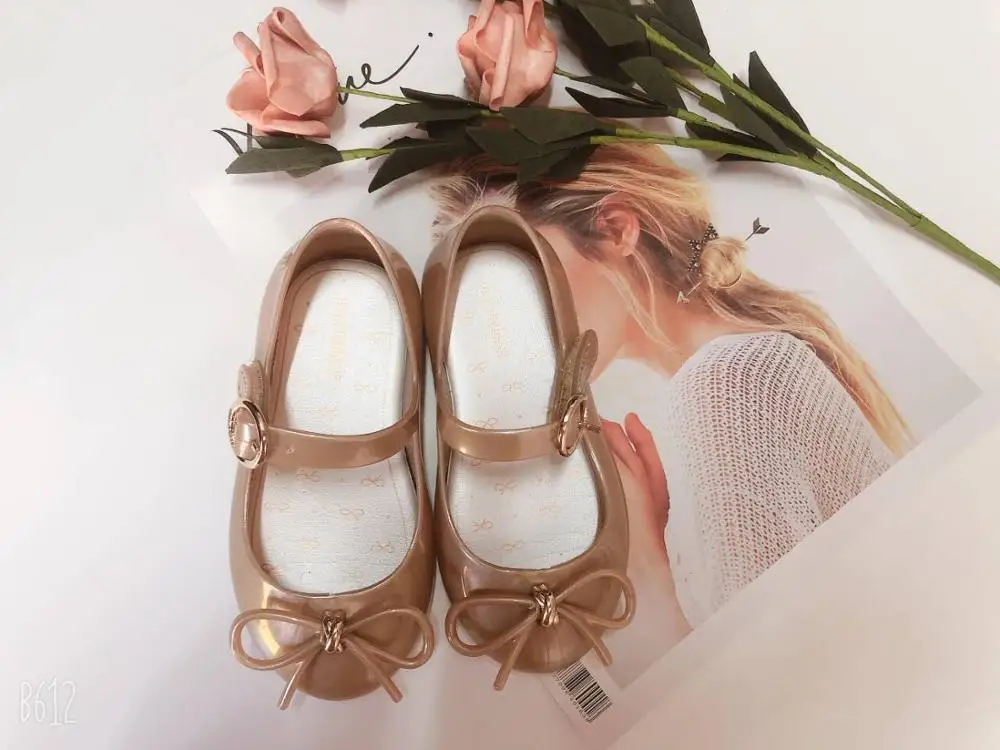 Мини Melissa Girl Furadinha Новые Модные прозрачные сандалии для девочек детские сандалии с бантом детская пляжная обувь Нескользящая обувь melissa SH19098