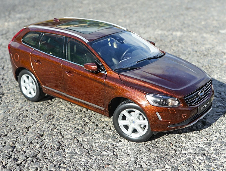 1:18 Volvo XC60 сплав модель автомобиля статические металлические модели автомобилей оригинальная коробка для коллекции подарков
