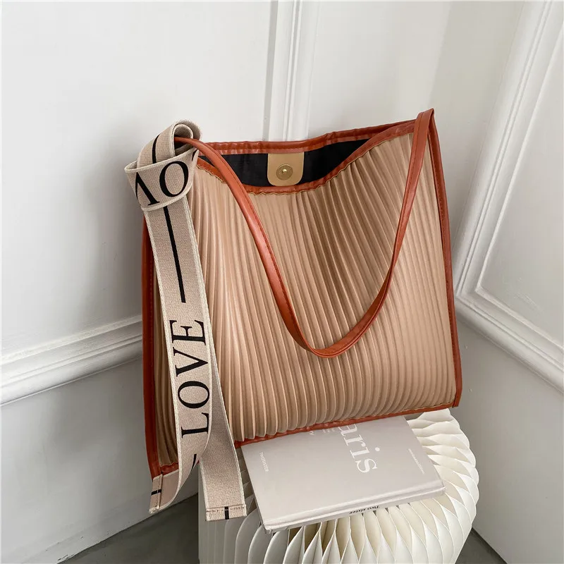 vuitton monogram canvas pleated