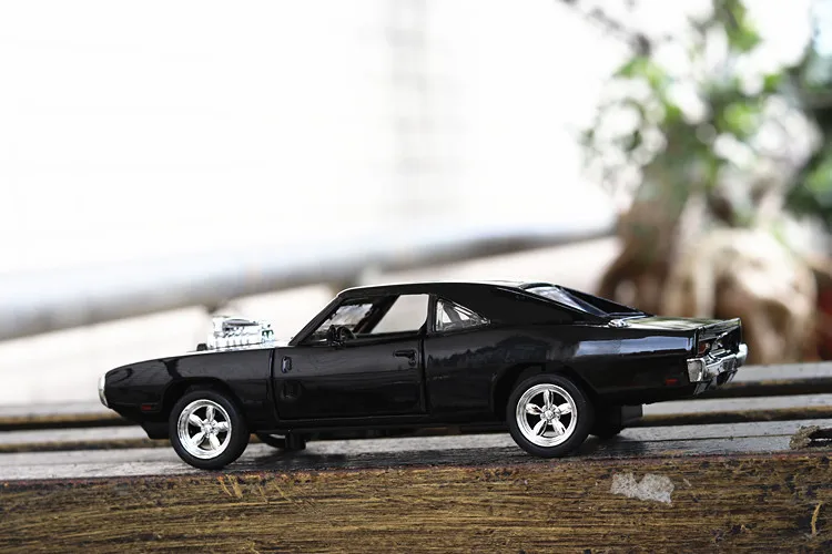 1/32 литая модель мышечного автомобиля Dodge War Horse из металлического сплава, высокая симуляция автомобилей, огни, игрушки, транспортные средства для детей, подарки для детей