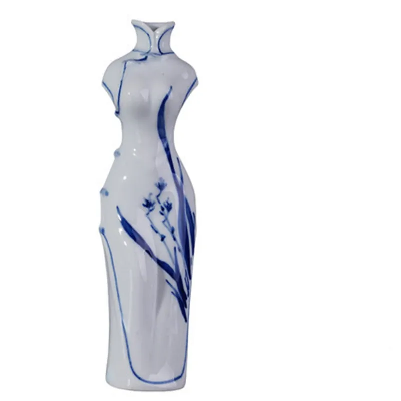 18.5CM Chinese Style Freehand Sketching Blue And White Porcelain Cheongsam Ceramics Vase Creative Living Room Entryway Ornaments x2599 - Цвет: 18.5CM
