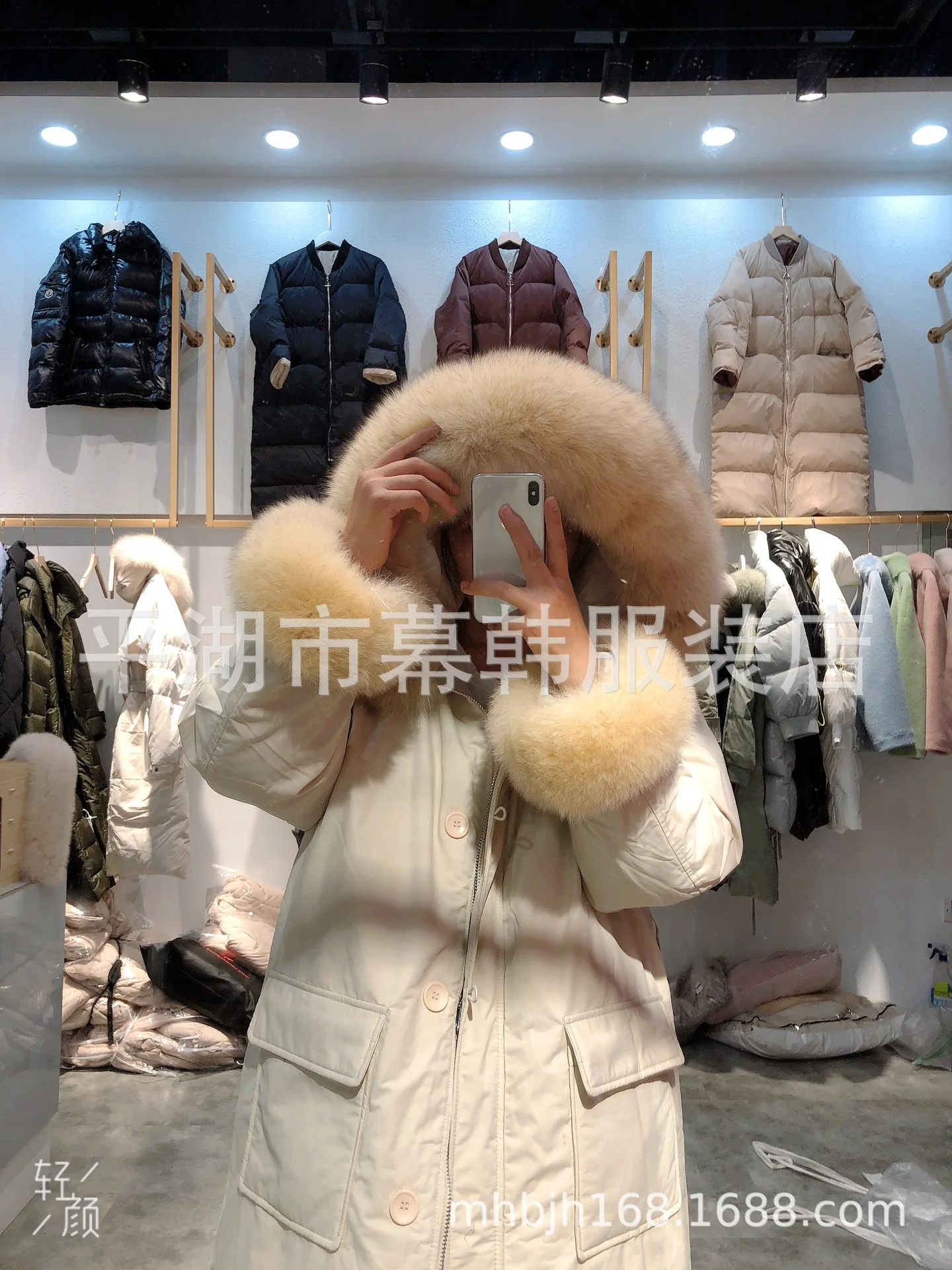 Южная Корея Dongdaemun манжета лисий мех выше колена пуховик Женская средней длины Талия обнимает большой меховой воротник толстое пальто