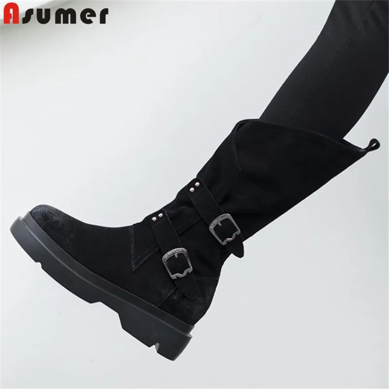 Женские замшевые сапоги до середины икры ASUMER на плоской платформе с пряжкой
