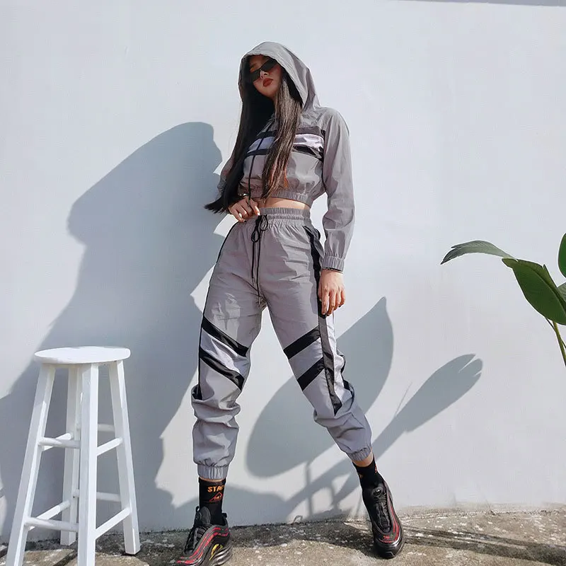 

2019 New Arrival Women Reflective Two Pieces Sets Silver Pactwork Ctop Top Sweatshirts Elastic Drawstring Pants Tracksuits Run