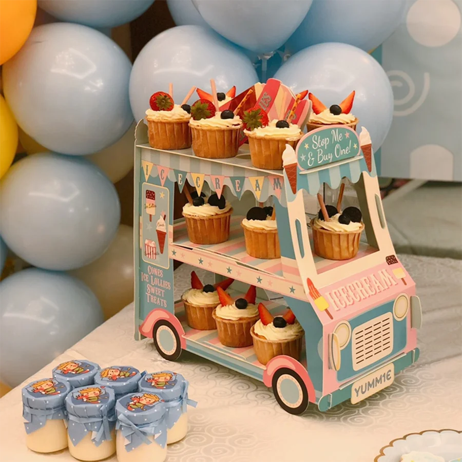 School bus cakes Photos