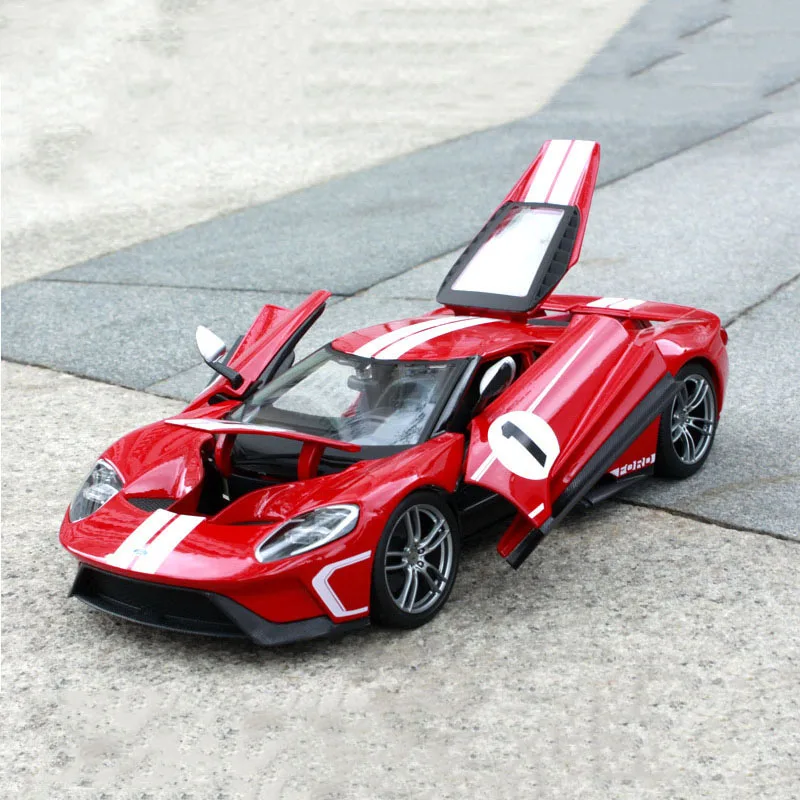 Модель автомобиля Maisto 1:18 литая из металлического сплава Ford GT 2017 высокие модели